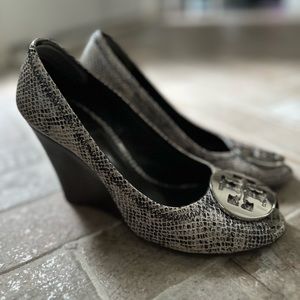 Tory Burch Wedges Sz 6.5 Snakeskin